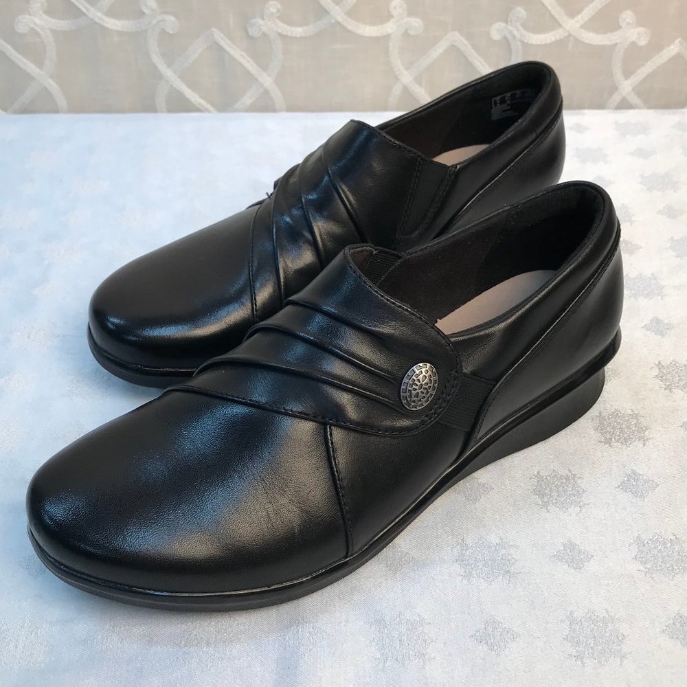 Clarks Hope Roxanne Slip-on Closed Toe Shoe